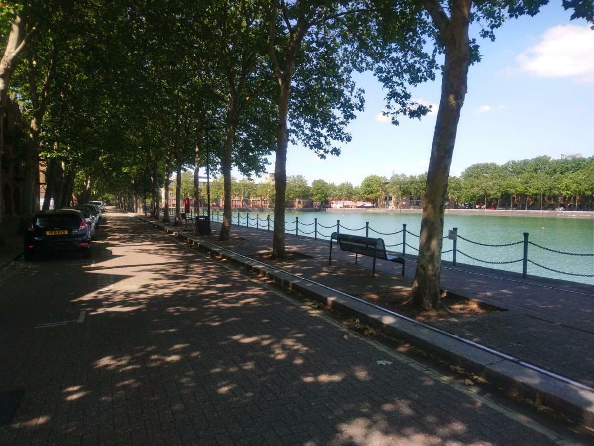 Вилла Dockside Лондон Экстерьер фото